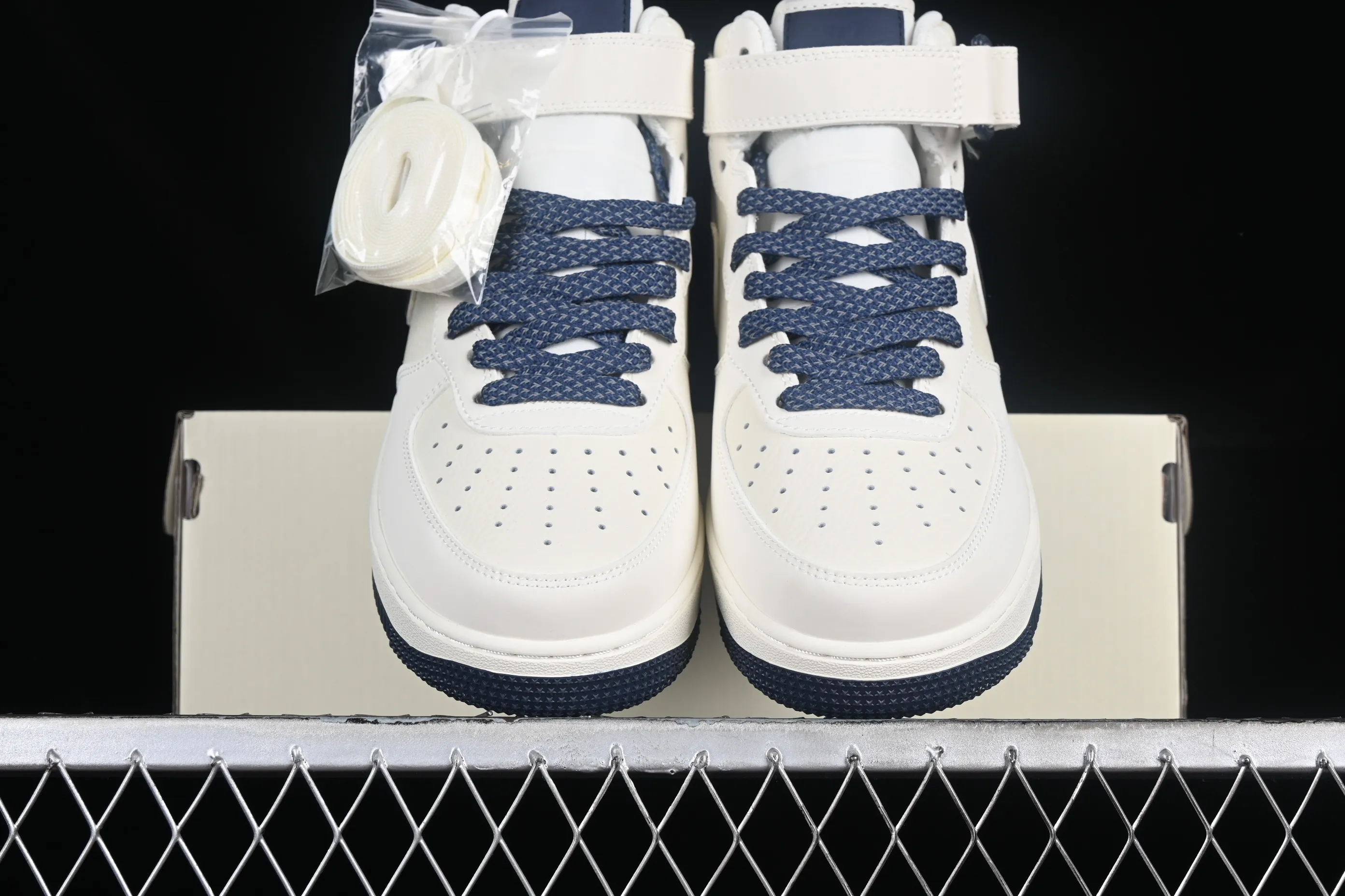All Categories Nk Air Force 1 Air Force Series Nk Air Force 1 Mid Air Force Mid Nk Air Force 1'07 Mid Mi Dark Blue Starry Air Force One Mid Casual Shoes SH0235-566